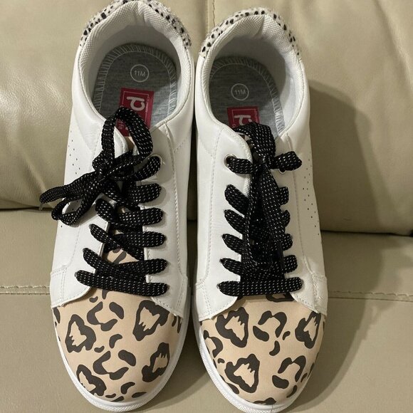 POP Comfort‎ Fit Women Lace up multicolored Cheetah White tennis shoes Sz 11 NOB - Picture 1 of 10